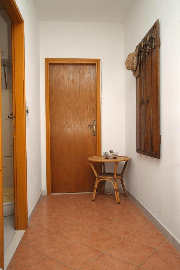 Seaside Apartments With A Swimming Pool Kneza, Korcula - 9269 Racisce Exterior photo